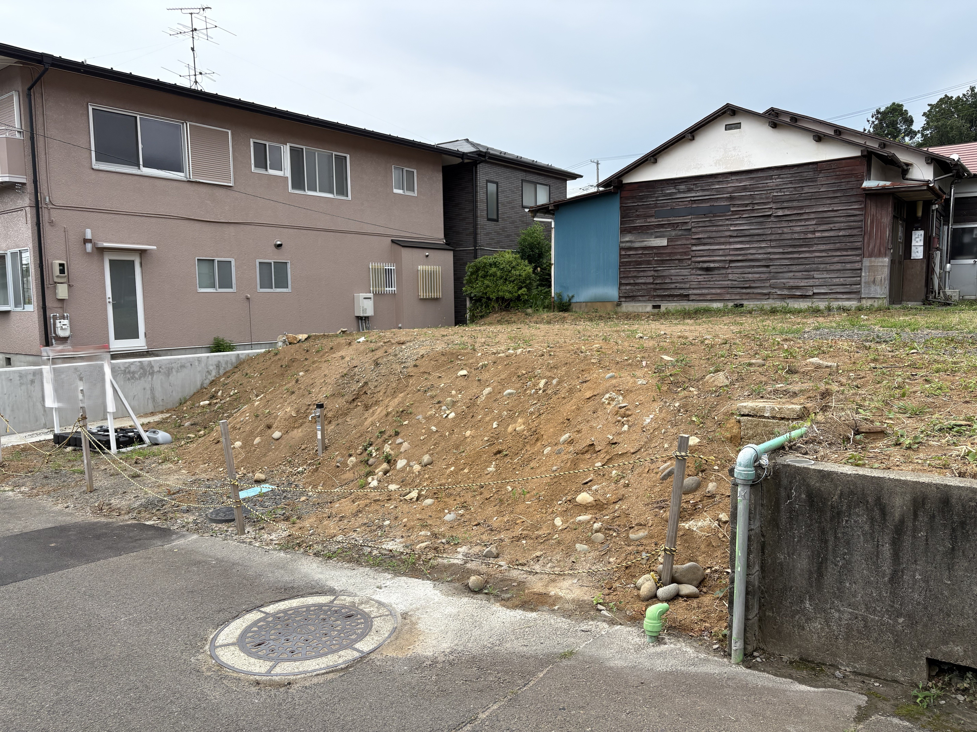 太白区八木山緑町12‐7の北側
